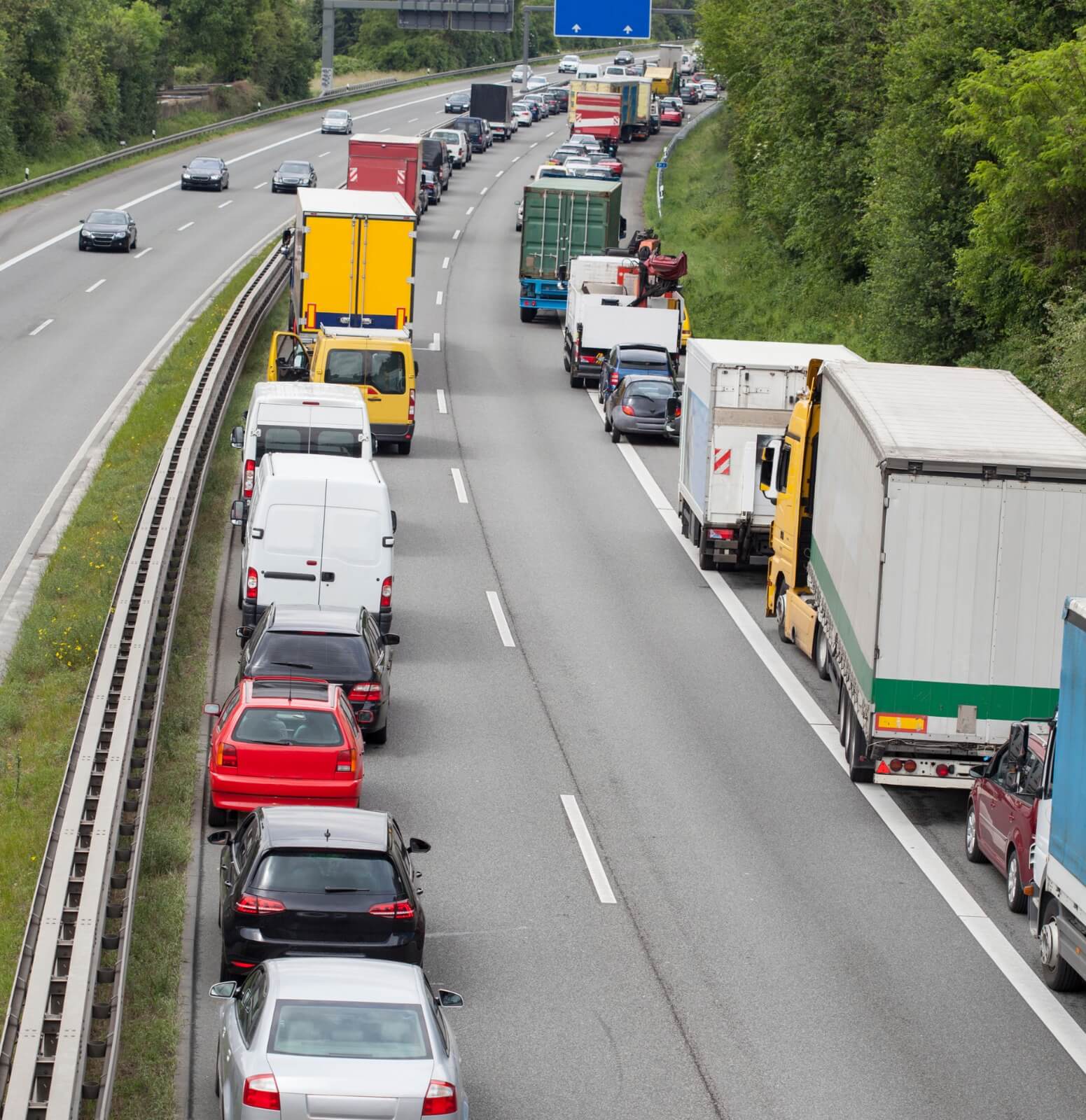 Rettungsgasse bilden Schweiz – So funktioniert es richtig