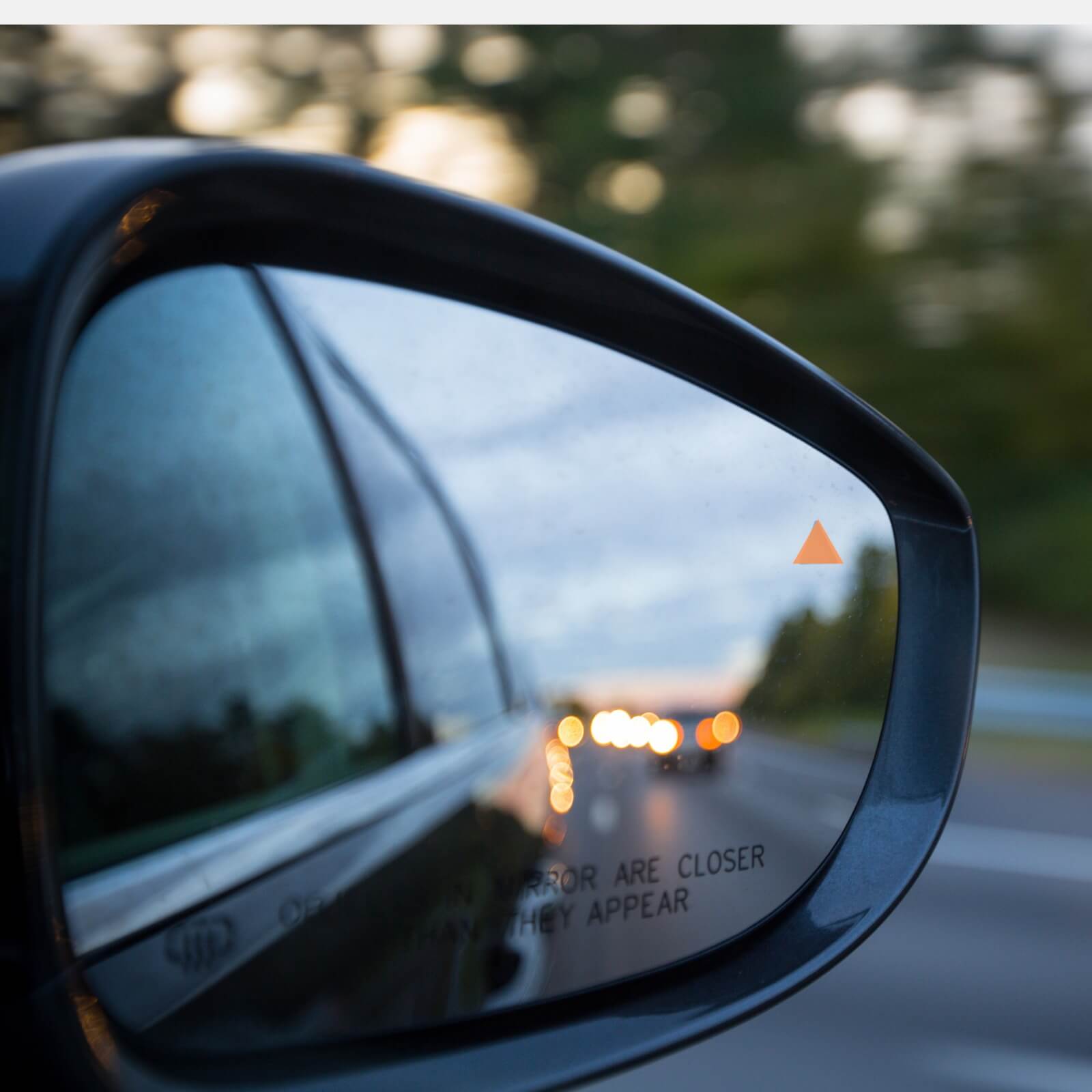 Toter Winkel – wie vermeide ich gefährliche Situationen?