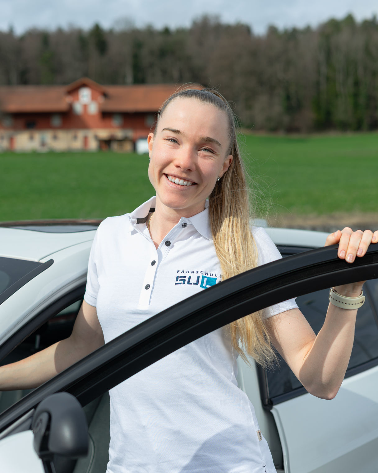 Neue Mitarbeiterin Shelly von der Fahrschule Suli im Raum St. Gallen.